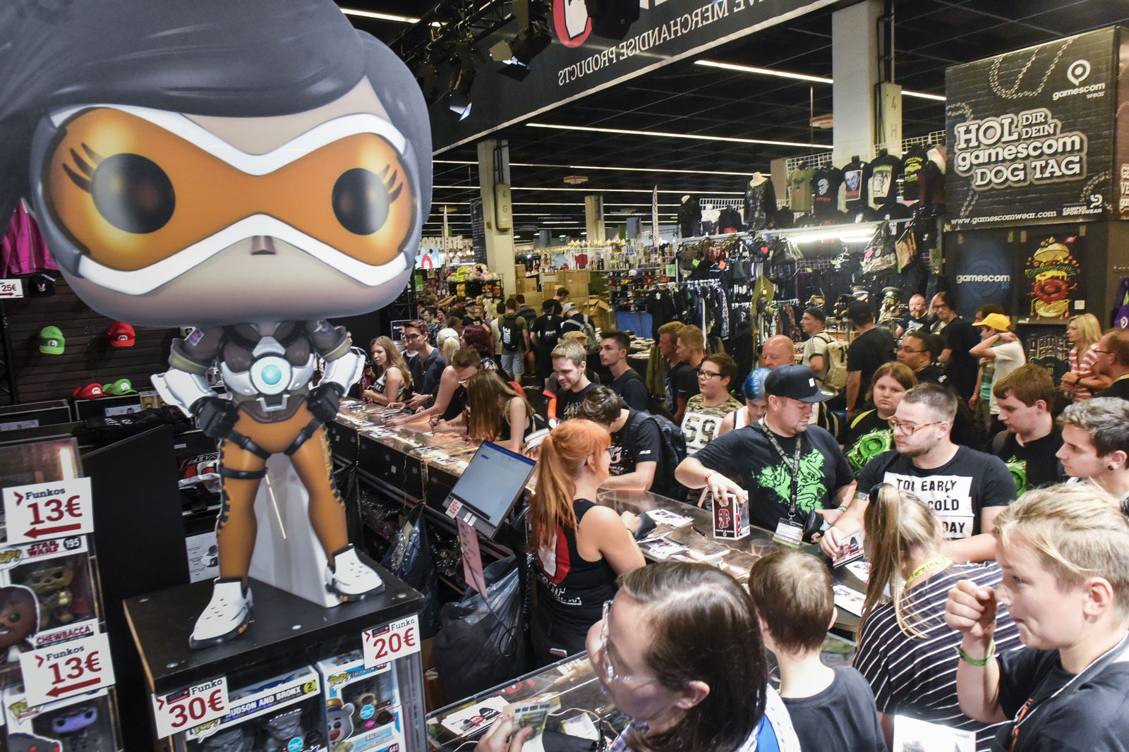 gamescom Press Photo - Fan Shop Area