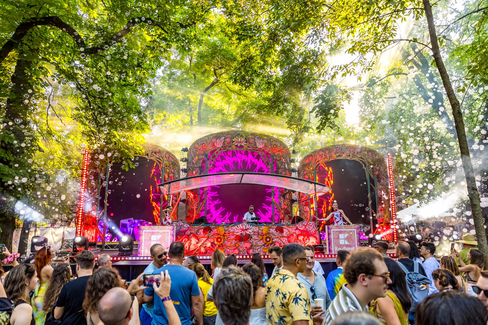 UNTOLD Daydreaming Stage